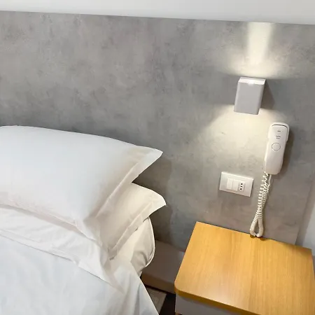 Hotel Ariva 2*